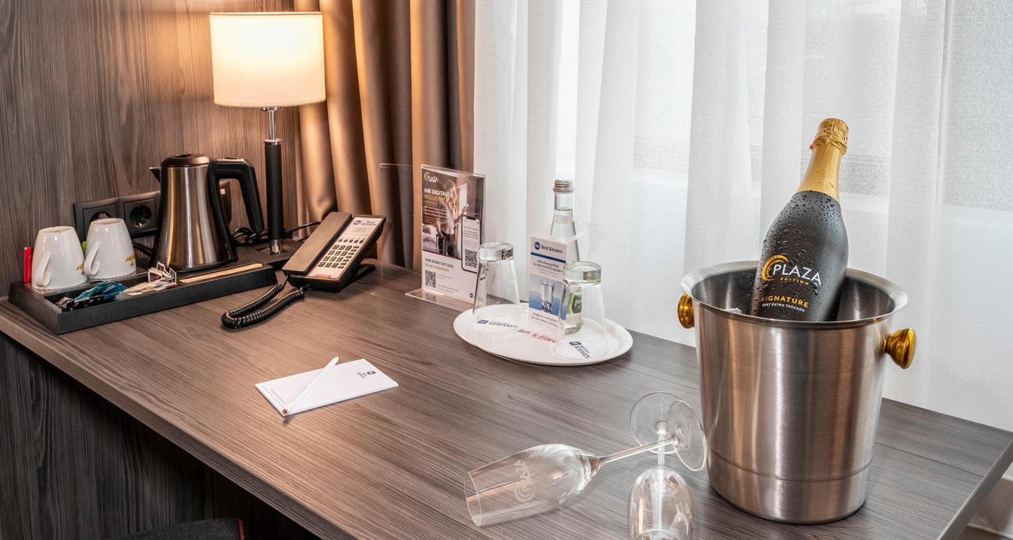 Western Plaza Hotel